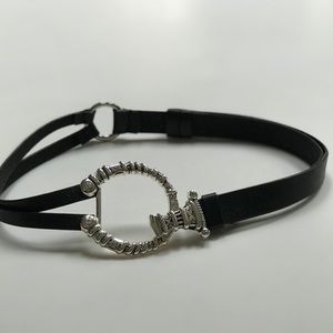 Chico’s black leather adjustable belt